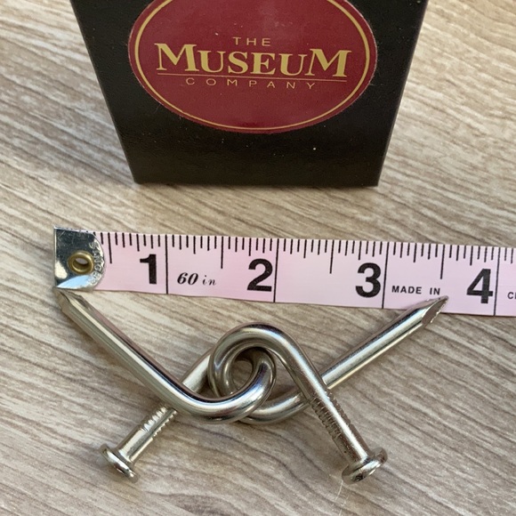 The museum Company twisted nail Heart Breaker brain teaser puzzles - Picture 6 of 16